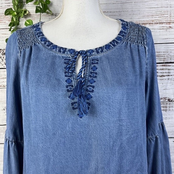 Southern Tide Blouse Tunic size Small Denim Jean Tencel Peasant Boho Tassels - Picture 4 of 16